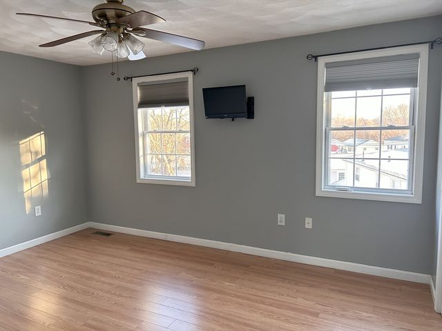 933 Varnum Ave 3, Lowell, MA 01854