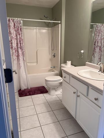 933 Varnum Ave 3, Lowell, MA 01854