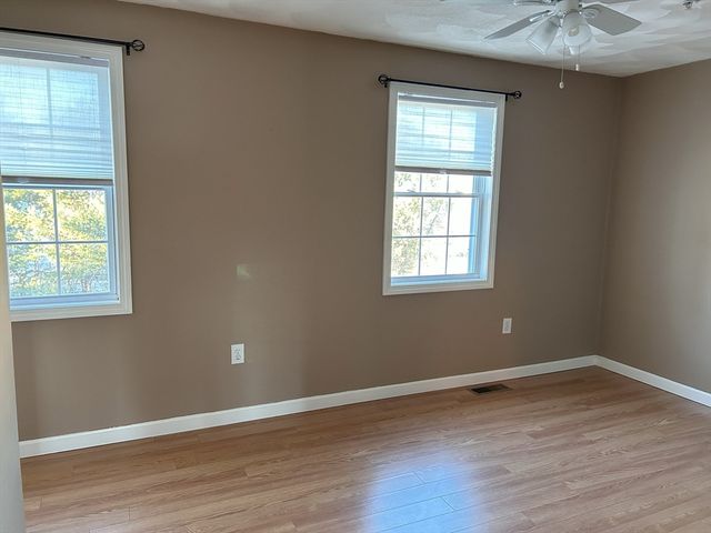 933 Varnum Ave 3, Lowell, MA 01854