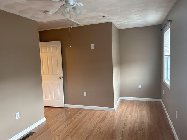 933 Varnum Ave 3, Lowell, MA 01854