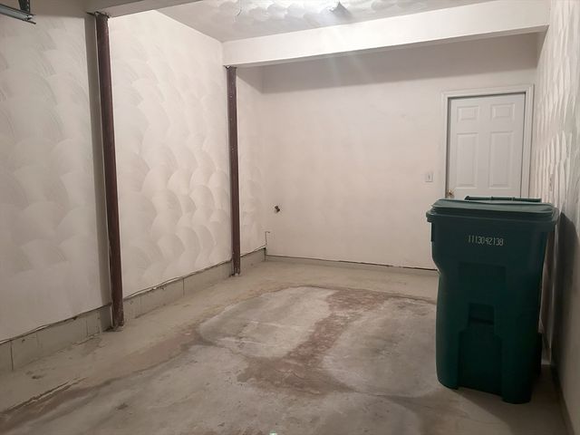 933 Varnum Ave 3, Lowell, MA 01854