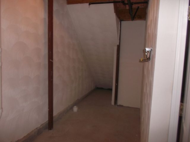 933 Varnum Ave 3, Lowell, MA 01854