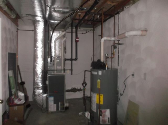 933 Varnum Ave 3, Lowell, MA 01854