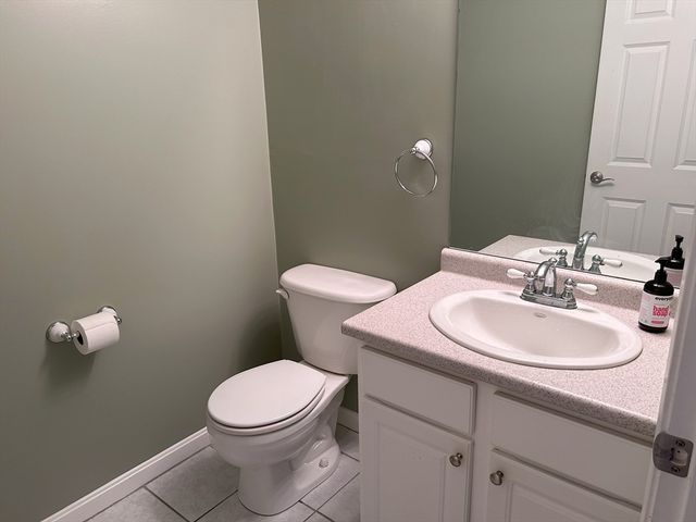 933 Varnum Ave 3, Lowell, MA 01854