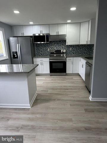 3460 BROOKVILLE LN, Woodbridge, VA 22192