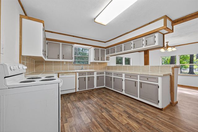 450 Dove Creek Dr, Coldspring, TX 77331