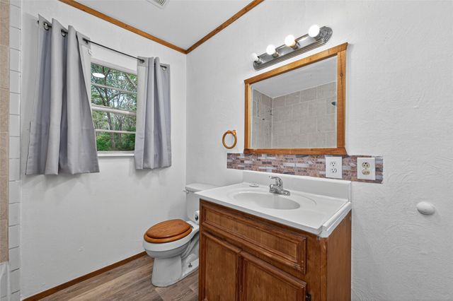 450 Dove Creek Dr, Coldspring, TX 77331