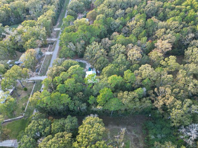 450 Dove Creek Dr, Coldspring, TX 77331