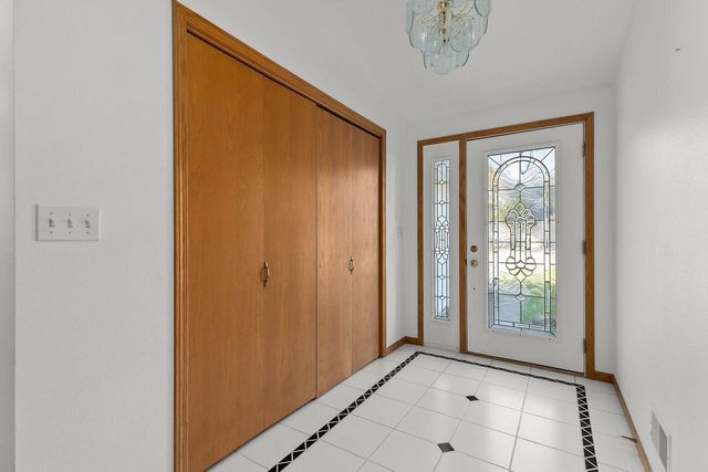 625 RIVER BLUFF DRIVE, Manitowoc, WI 54220