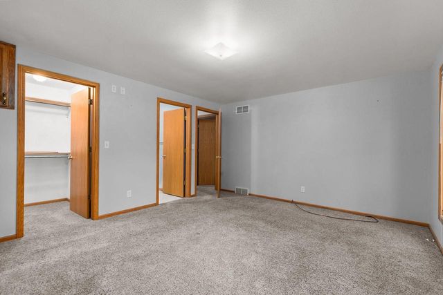 625 RIVER BLUFF DRIVE, Manitowoc, WI 54220