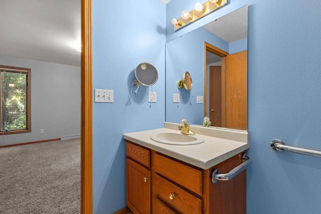 625 RIVER BLUFF DRIVE, Manitowoc, WI 54220