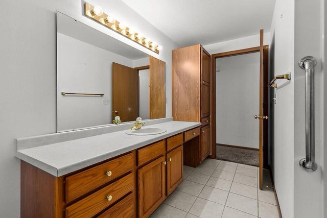 625 RIVER BLUFF DRIVE, Manitowoc, WI 54220