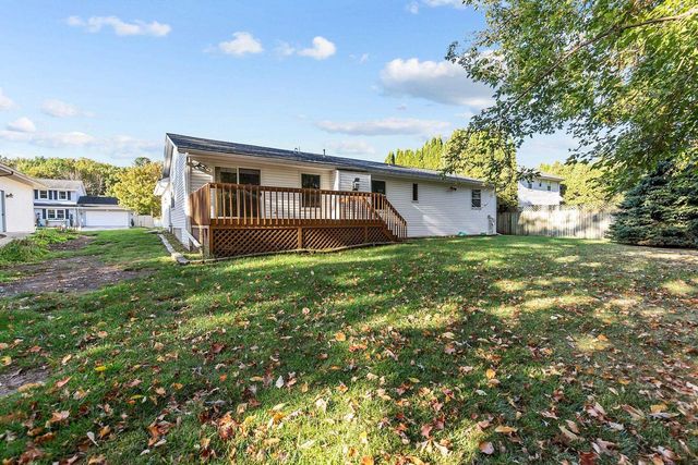 625 RIVER BLUFF DRIVE, Manitowoc, WI 54220