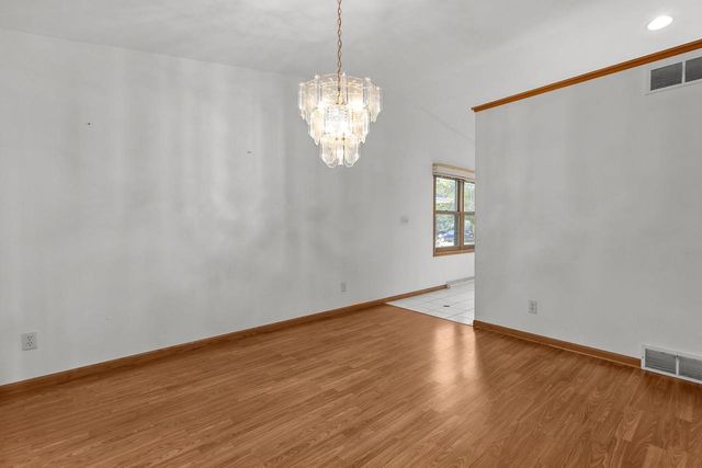 625 RIVER BLUFF DRIVE, Manitowoc, WI 54220