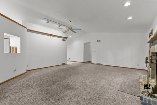 625 RIVER BLUFF DRIVE, Manitowoc, WI 54220