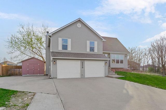 10319 N Virginia Avenue, Kansas City, MO 64155