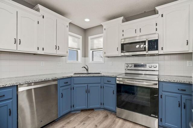 10319 N Virginia Avenue, Kansas City, MO 64155