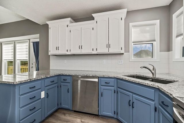 10319 N Virginia Avenue, Kansas City, MO 64155