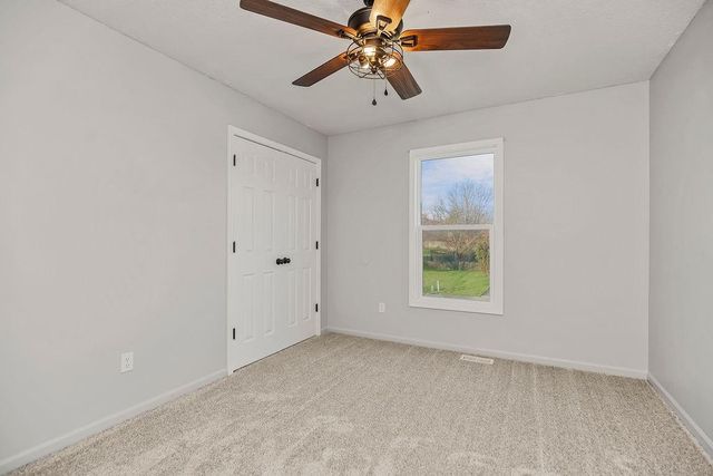 10319 N Virginia Avenue, Kansas City, MO 64155