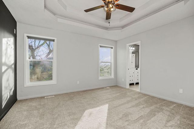 10319 N Virginia Avenue, Kansas City, MO 64155