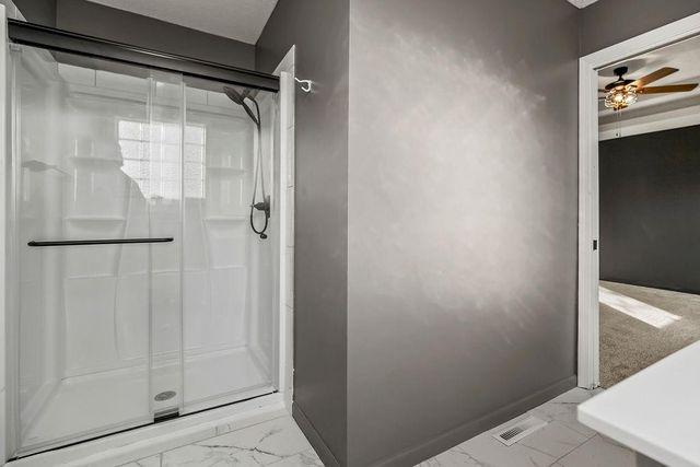 10319 N Virginia Avenue, Kansas City, MO 64155