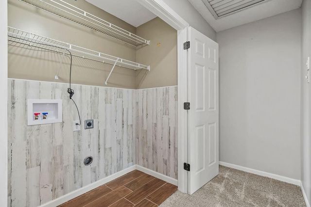 10319 N Virginia Avenue, Kansas City, MO 64155