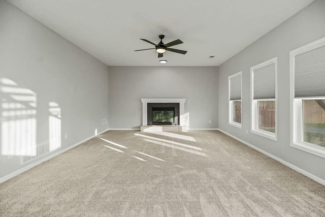 10319 N Virginia Avenue, Kansas City, MO 64155