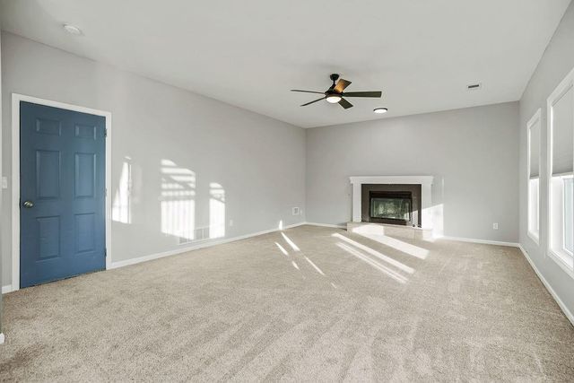 10319 N Virginia Avenue, Kansas City, MO 64155