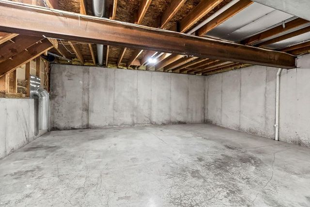 10319 N Virginia Avenue, Kansas City, MO 64155