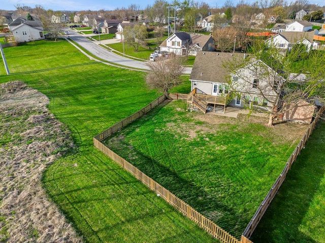 10319 N Virginia Avenue, Kansas City, MO 64155