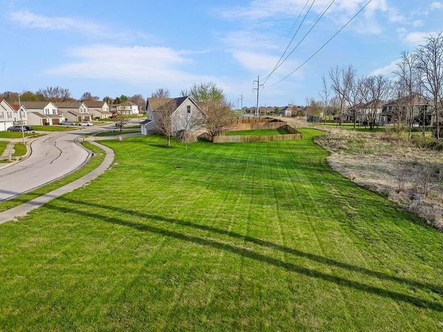 10319 N Virginia Avenue, Kansas City, MO 64155