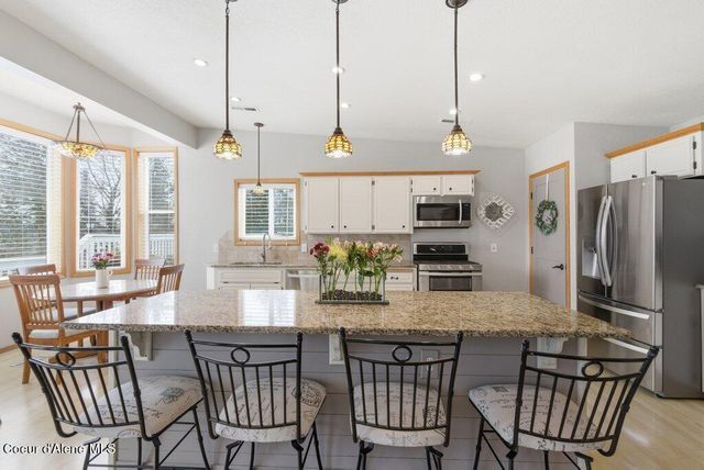 4263 E Burchell DR, Hayden, ID 83835