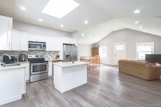 3 Elmwood Avenue, Selden, NY 11784
