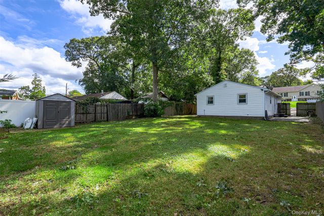 3 Elmwood Avenue, Selden, NY 11784