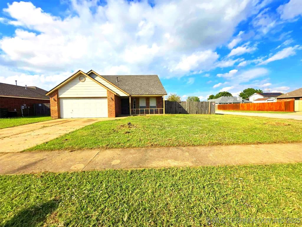 11021 E 119th Street North, Collinsville, OK 74021
