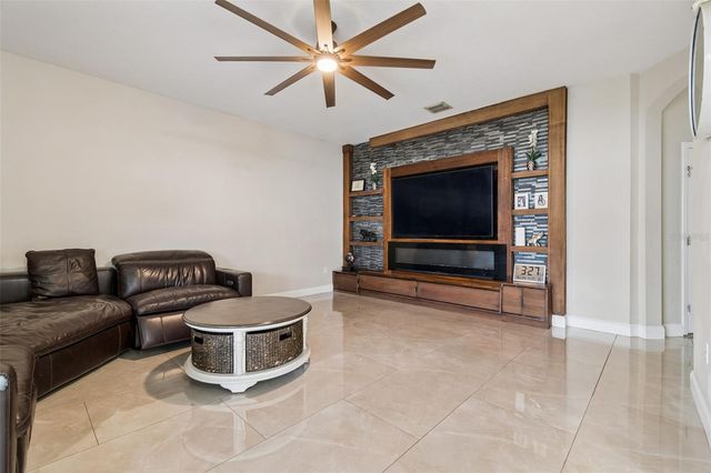 2829 PANKAW LANE, Valrico, FL 33596