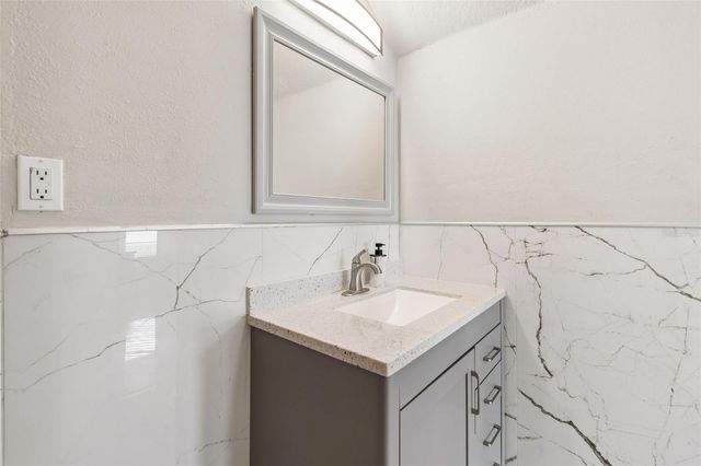 2829 PANKAW LANE, Valrico, FL 33596