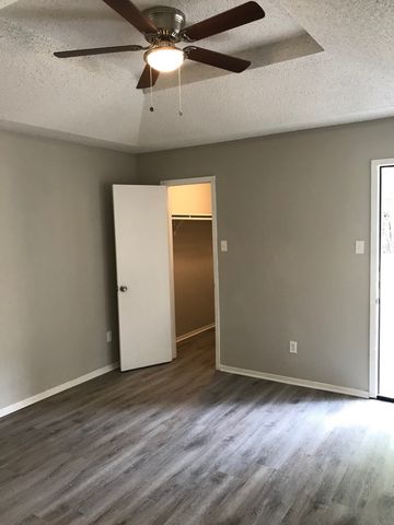 514 Mcqueary Street, Arlington, TX 76012