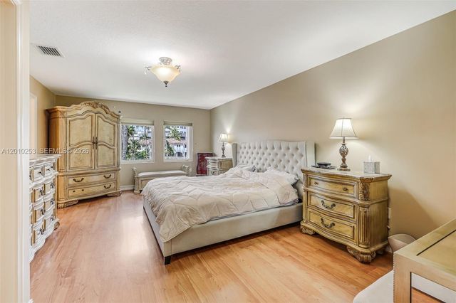 20990 NE 30th Pl, Aventura, FL 33180