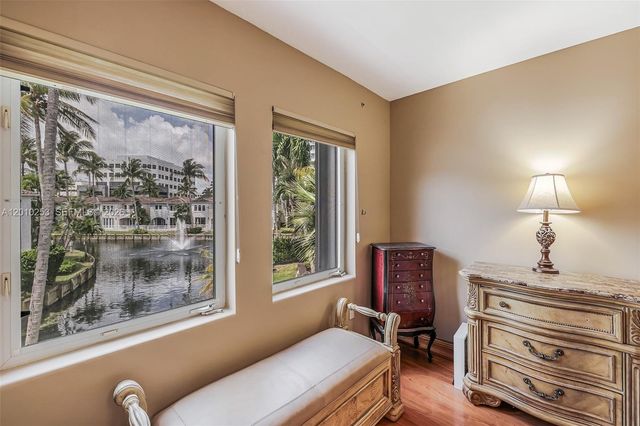 20990 NE 30th Pl, Aventura, FL 33180