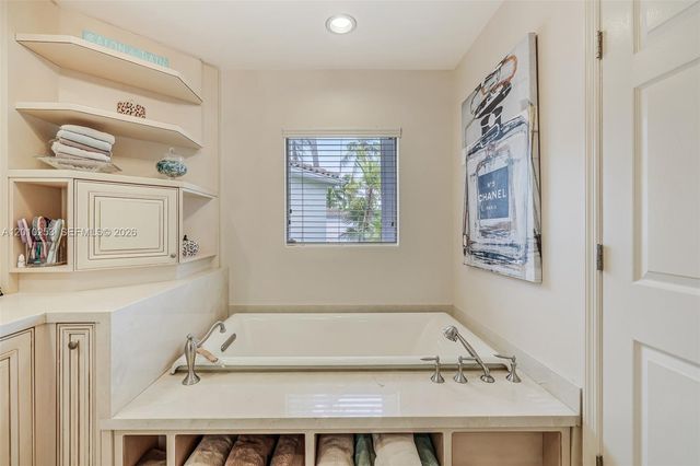 20990 NE 30th Pl, Aventura, FL 33180