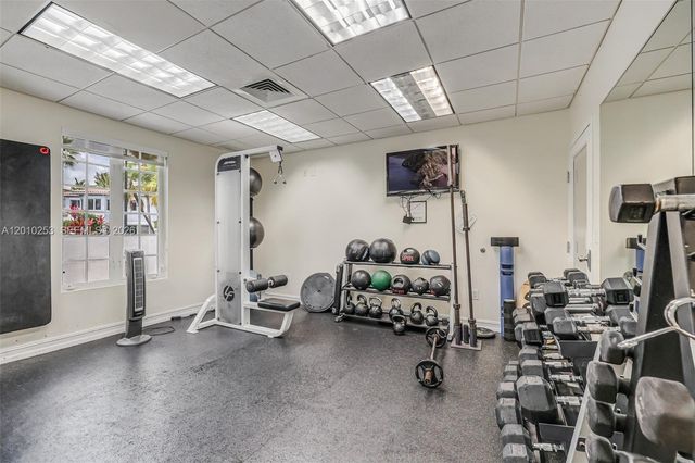 20990 NE 30th Pl, Aventura, FL 33180