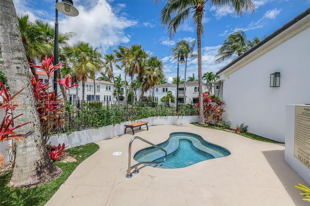 20990 NE 30th Pl, Aventura, FL 33180