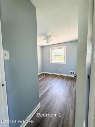 2413 Paddock Ln, Louisville, KY 40216