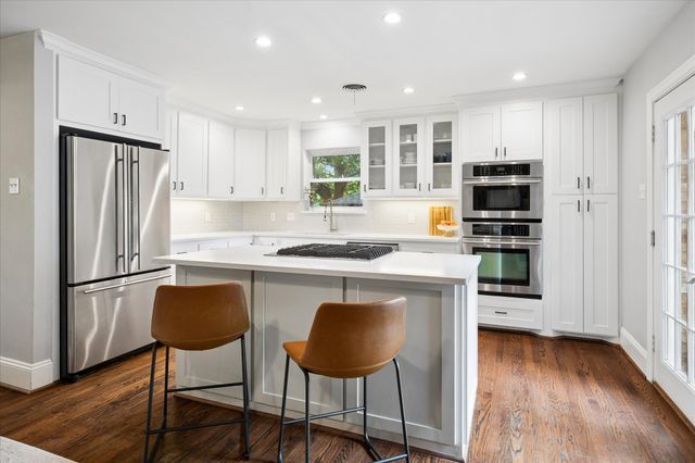 10025 Lanshire Drive, Dallas, TX 75238