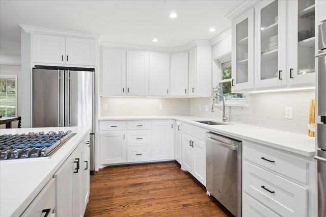 10025 Lanshire Drive, Dallas, TX 75238