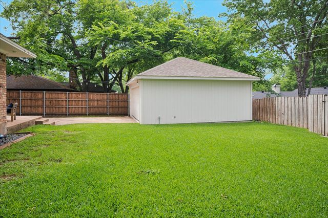 10025 Lanshire Drive, Dallas, TX 75238