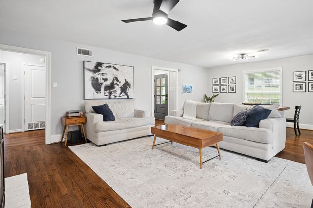 10025 Lanshire Drive, Dallas, TX 75238