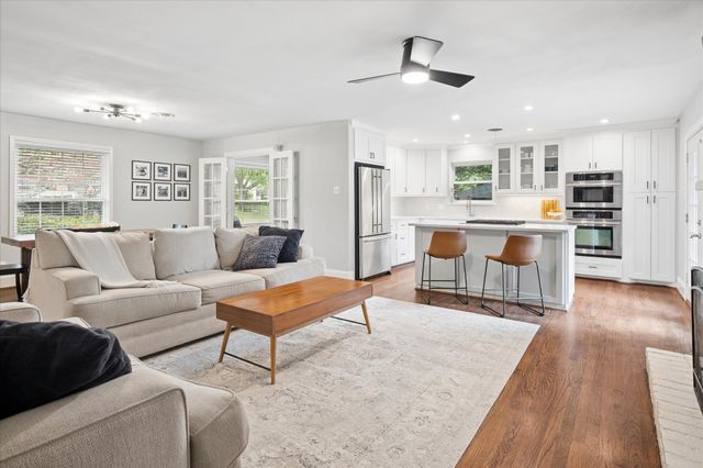 10025 Lanshire Drive, Dallas, TX 75238