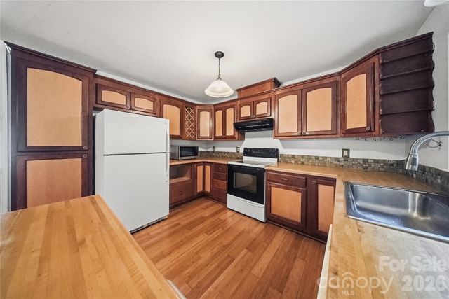 2326 Springwater Drive, Gastonia, NC 28056